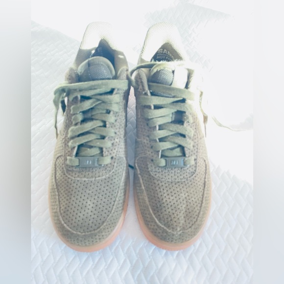Air Force One army green women’s size 7 sample - Picture 2 of 10